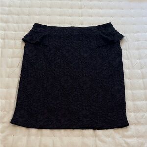 Chic Black Lace Pencil Skirt